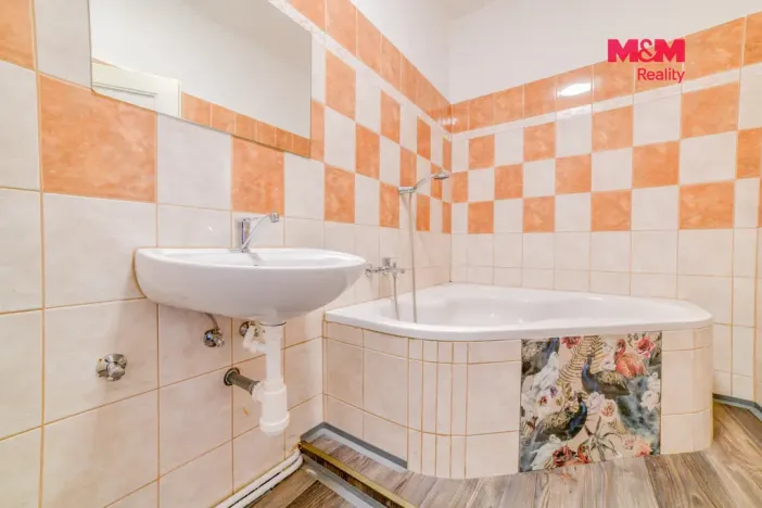 Prodej bytu 4+1, Cheb, Májová, 121 m2