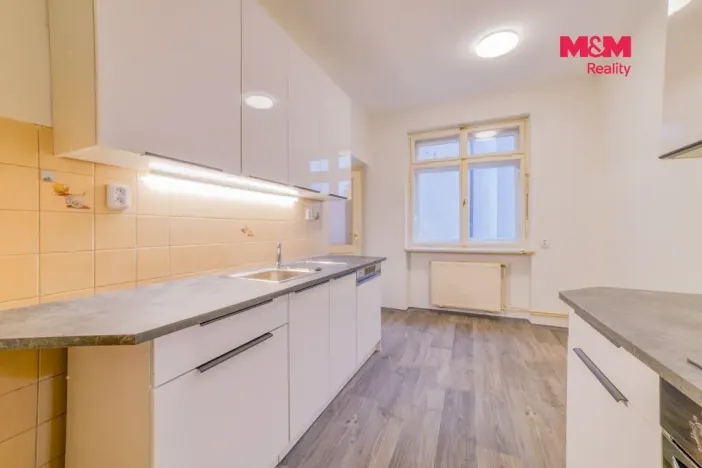 Prodej bytu 4+1, Cheb, Májová, 121 m2