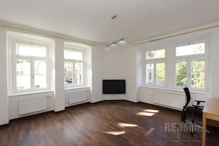 Pronájem bytu 2+1, Praha - Žižkov, Lupáčova, 67 m2