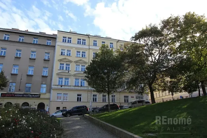 Pronájem bytu 2+1, Praha - Žižkov, Lupáčova, 67 m2