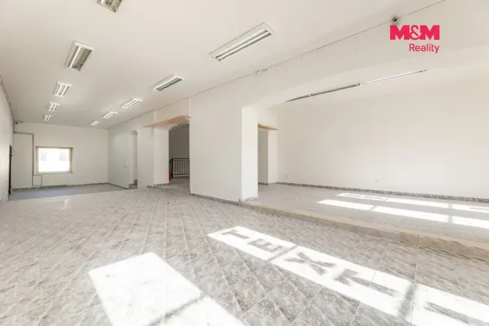 Prodej obchodního prostoru, Bruntál, nám. Míru, 550 m2
