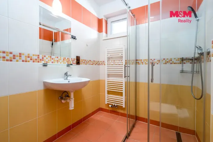 Prodej činžovního domu, Nehvizdy, Pražská, 300 m2