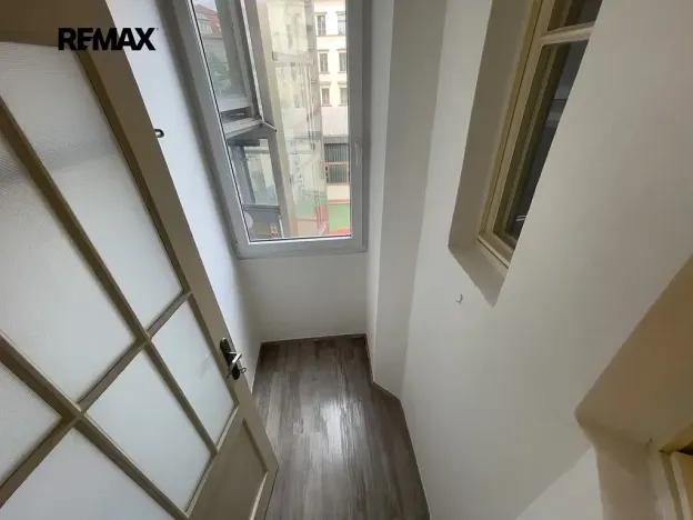 Pronájem bytu 2+kk, Praha - Holešovice, Farského, 51 m2