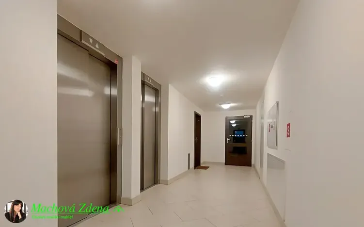 Pronájem bytu 1+kk, Praha - Žižkov, Olšanská, 33 m2