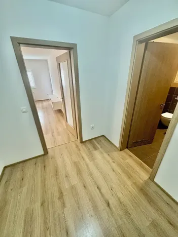 Pronájem bytu 2+kk, Praha - Modřany, K Vystrkovu, 57 m2