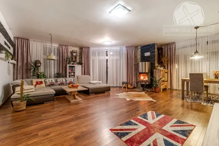 Prodej rodinného domu, Jesenice - Horní Jirčany, 230 m2
