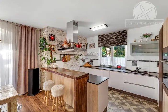 Prodej rodinného domu, Jesenice - Horní Jirčany, 230 m2