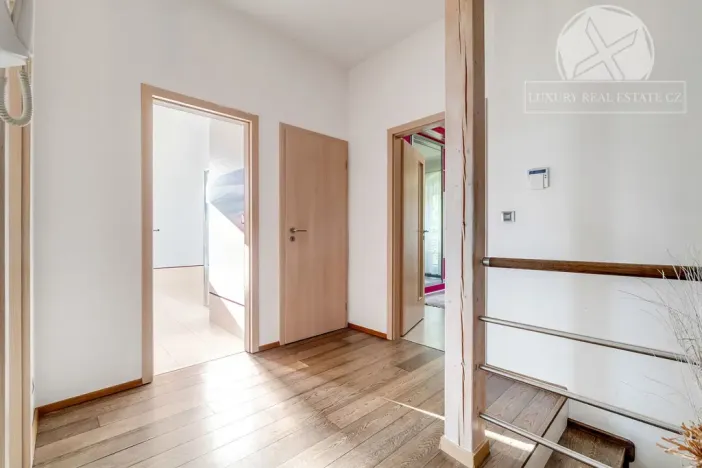 Prodej rodinného domu, Jesenice - Horní Jirčany, 230 m2