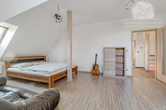 Prodej rodinného domu, Jesenice - Horní Jirčany, 230 m2