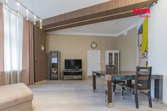 Prodej činžovního domu, Karlovy Vary, nábřeží Jana Palacha, 340 m2