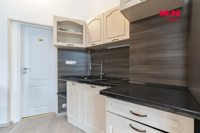 Prodej činžovního domu, Karlovy Vary, nábřeží Jana Palacha, 340 m2