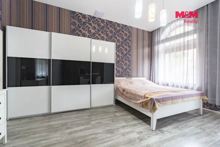 Prodej činžovního domu, Karlovy Vary, nábřeží Jana Palacha, 340 m2